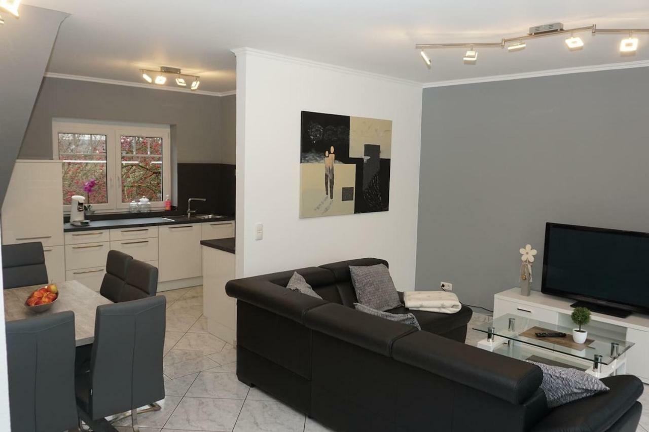 Haus Rodriguez Apartment Baesweiler Екстериор снимка